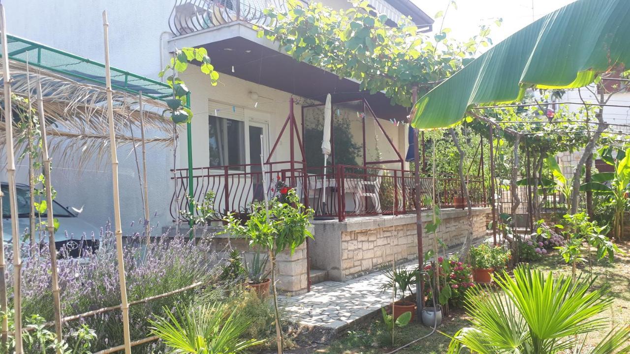 Levak Apartments - Apt. 2 Pjescana Uvala Kültér fotó