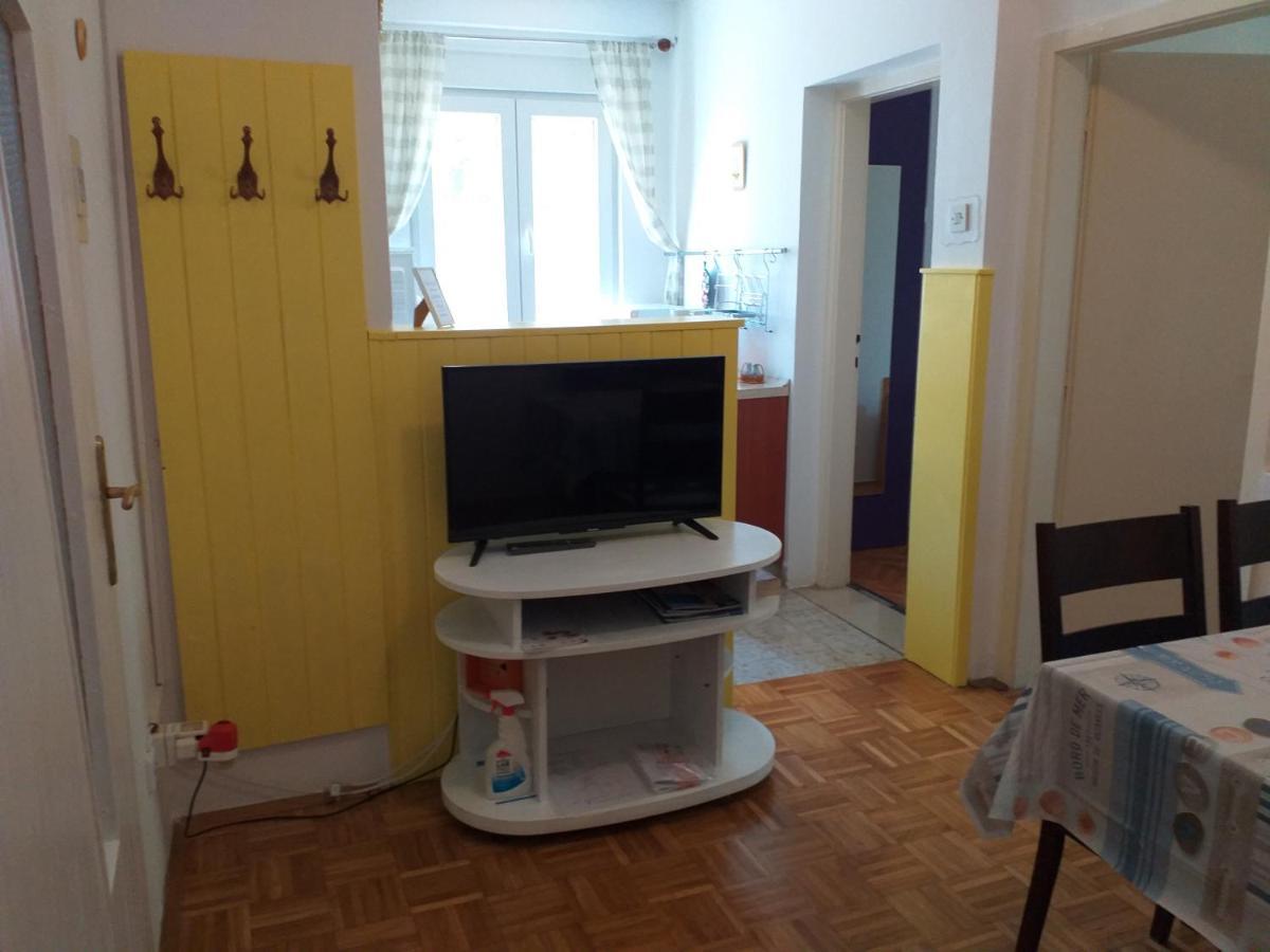 Levak Apartments - Apt. 2 Pjescana Uvala Kültér fotó